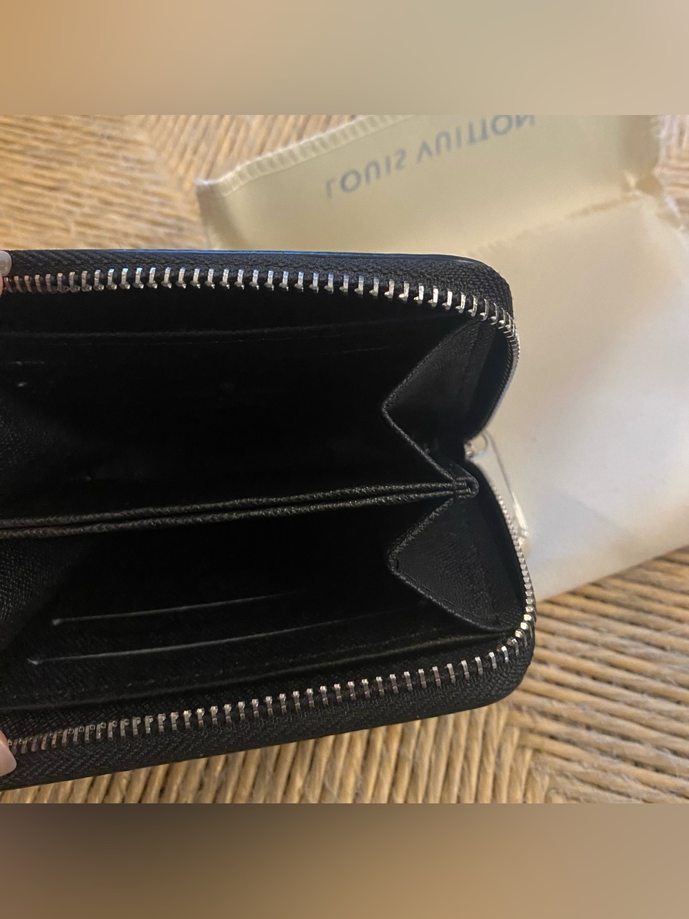 Louis Vuitton Black Monogram Zip Around Card Wallet - Picture 3 of 7
